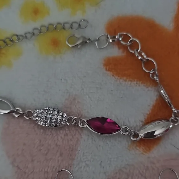 Chic Silver and Red Bracelet Set - Picture 4 of 5